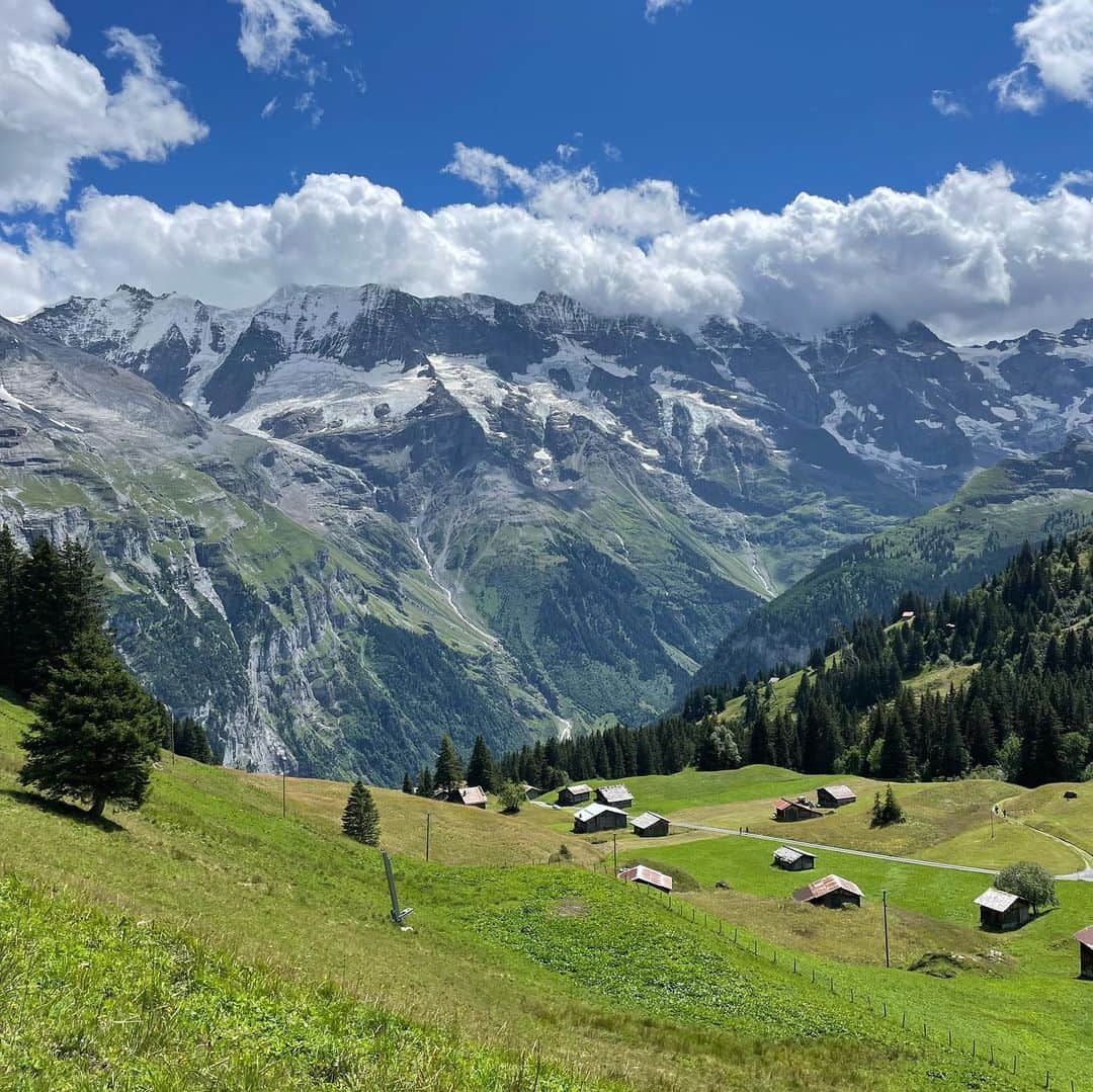ダニ・ペドロサさんのインスタグラム写真 - (ダニ・ペドロサInstagram)「Beautiful hike today in the Alps」8月4日 1時49分 - 26_danipedrosa