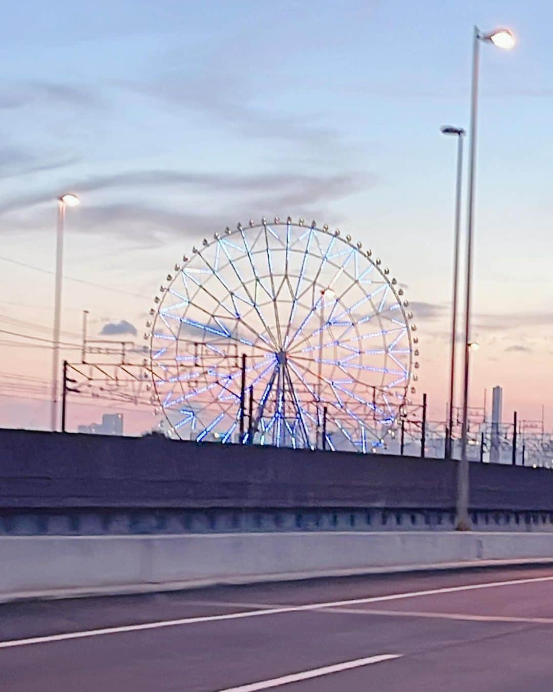 羽海野チカのインスタグラム：「いつも言葉が私の中からみんな消えてしまうくらい好きな風景」