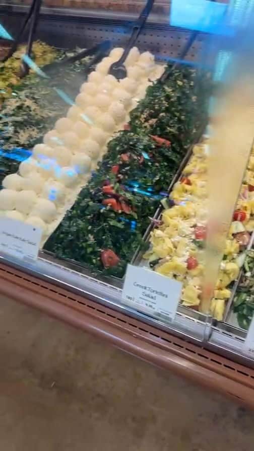 三苫愛のインスタグラム：「またまたWhole Foodsお買い物ライブ」