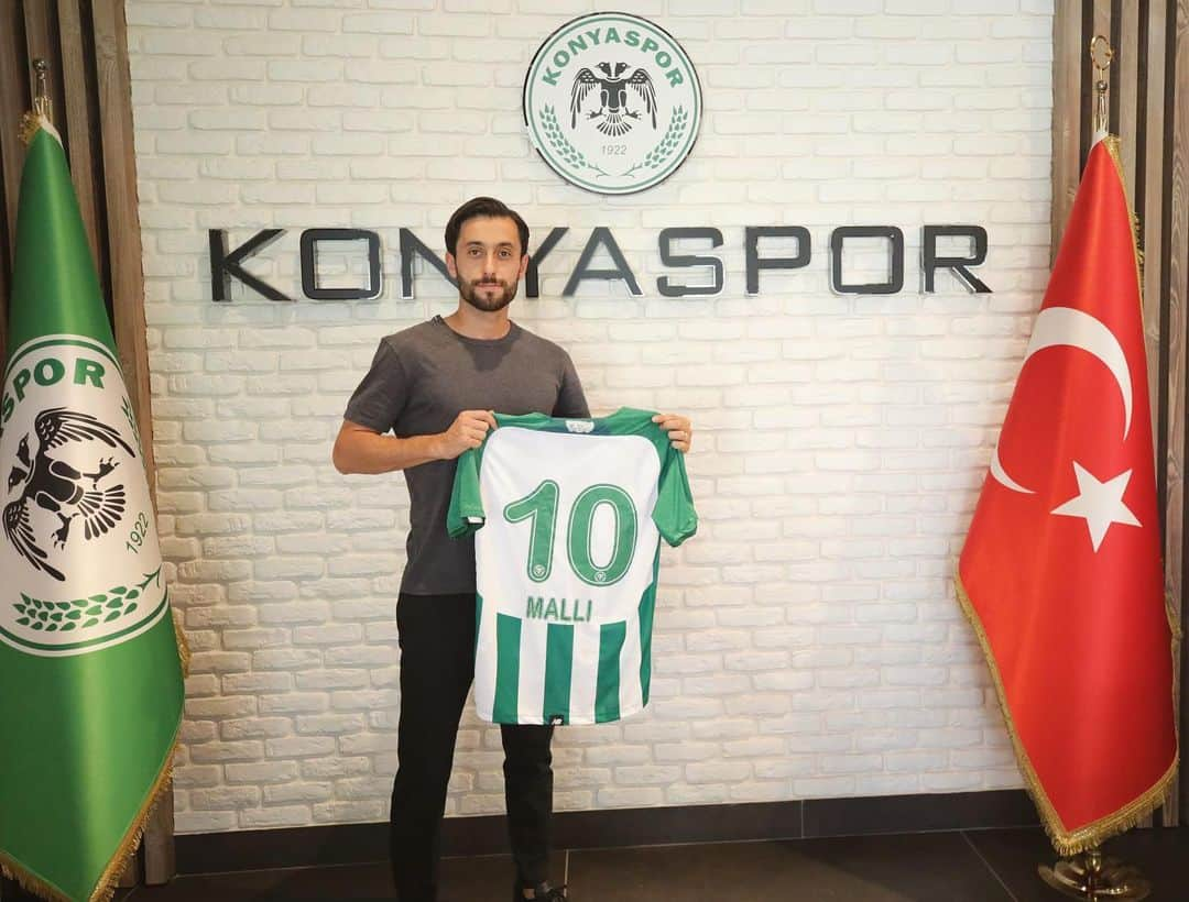 ユーニス・マーリさんのインスタグラム写真 - (ユーニス・マーリInstagram)「Bana inanan ve beni kucaklayan Konyaspor ailesine teşekkür ediyorum. Hep birlikte başarılı olacağımıza yürekten inanıyorum. Hoşbuldum @konyaspor 💚🤍」8月4日 2時09分 - ymalli10