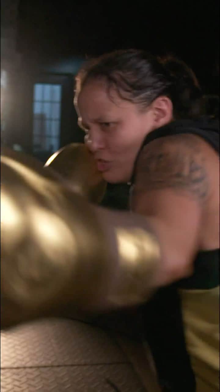 WWEのインスタグラム：「@qosbaszler is READY for @rondarousey! 👊  Watch more of Baszler’s #SummerSlam training on WWE’s YouTube!」