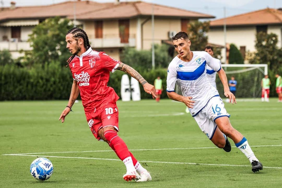 ヤコポ・デジさんのインスタグラム写真 - (ヤコポ・デジInstagram)「Friendly match 🤝🏻 #Brescia #Padova ⚪️🔴」8月4日 2時51分 - jacopodezi6