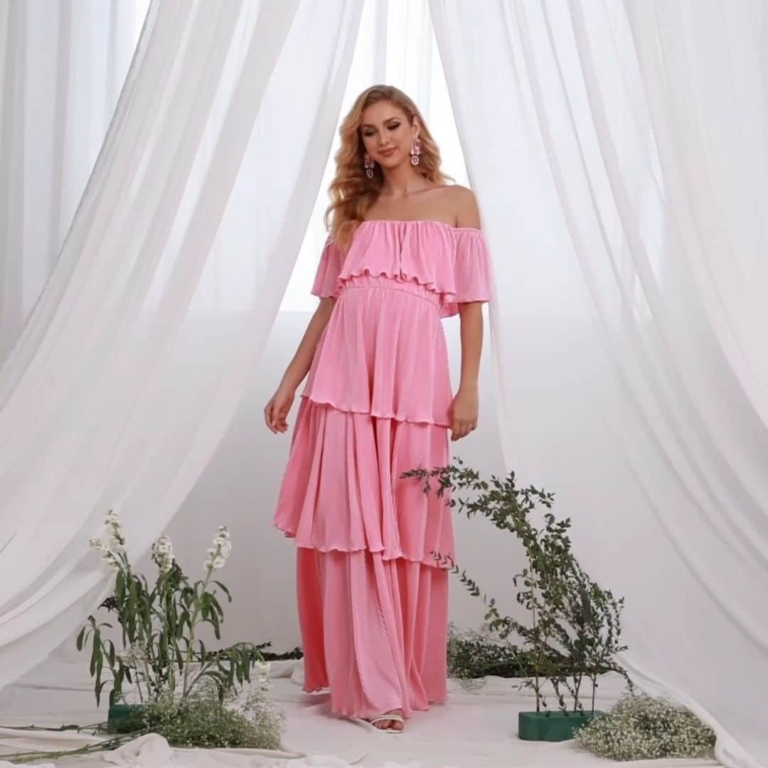 SHEINのインスタグラム：「Capture your glow in gowns that reinvent elegant eventwear for you and your plus-one 🤰💃🥳  🔎19046605 18871409 18871400 18871385 18871383 18871367 18871345 18871312 18871301 18871268 18871263 18871244 18871224 18871205 18821200 18752504  #SHEINmaternity #Maternity #Pregnancy #MaternityEventwear #MaternityPhotoshoot」