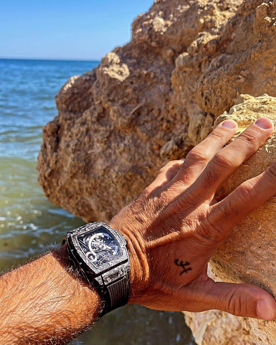 ルイス・フィーゴさんのインスタグラム写真 - (ルイス・フィーゴInstagram)「@hublot loves summer 🔥😍  #hublotlovessummer」8月4日 3時11分 - luis__figo