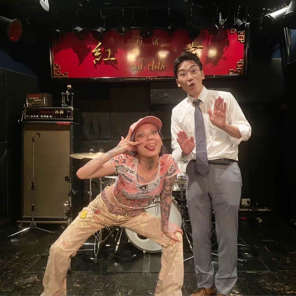 のインスタグラム：「「red cloth 20th ANNIVERSARY」お疲れ様でした！沢山のお客様にご来場頂き大変感謝であります。木下百花さんのライブ、最高でした・・ご一緒させて頂き大変光栄であります！レッドクロスさん２０周年誠におめでとうございます！有難うございました！」