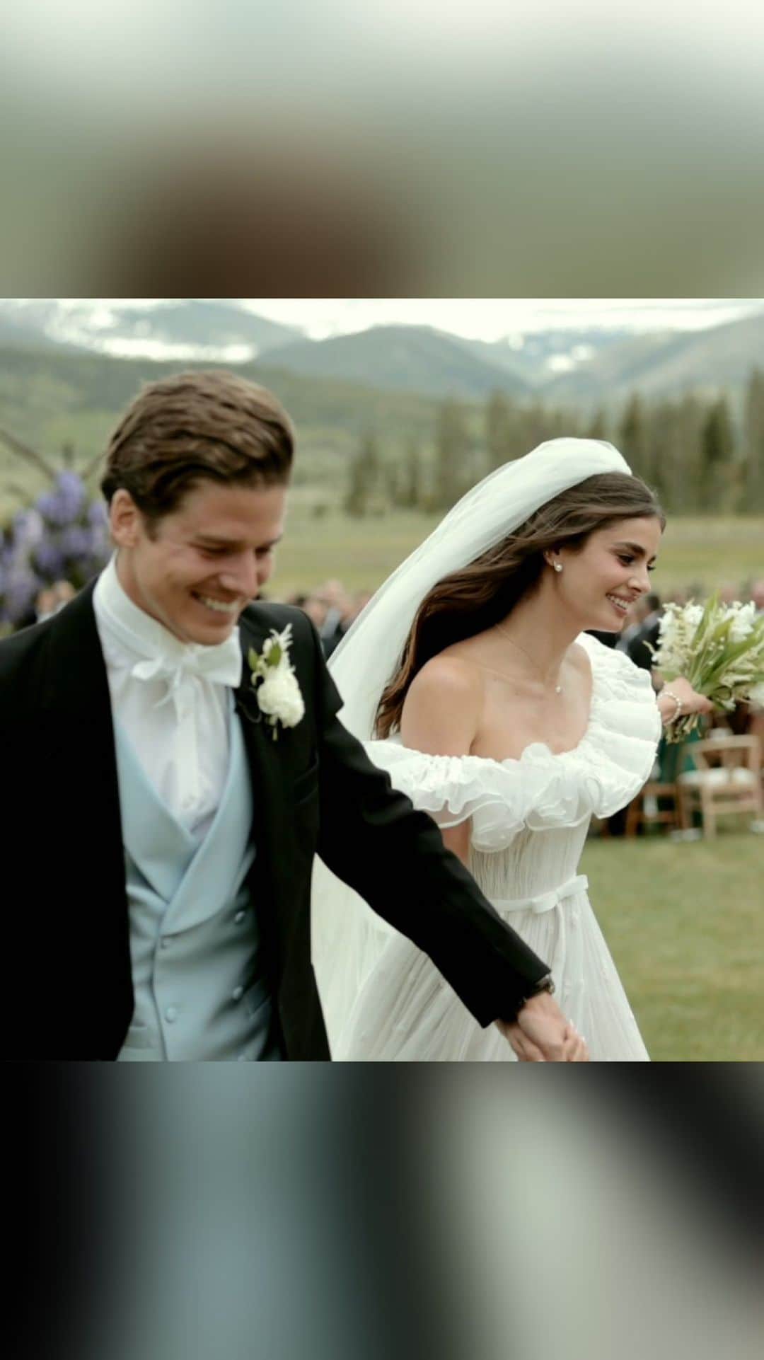 テイラー・ヒルのインスタグラム：「A sneak peek into some of our special moments ✨ Thank you @ravenrosefilms for capturing our day so beautifully.」