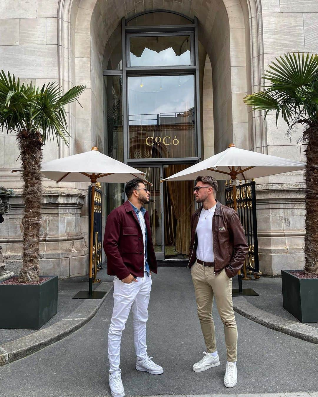 エルミン・ビチャクチッチのインスタグラム：「Je parle français…🇫🇷  …avec "hermanitoo brositoo"🤝🏼  #tbt #throwbackthursday #coco #paris #chupito #menstyle #potd」