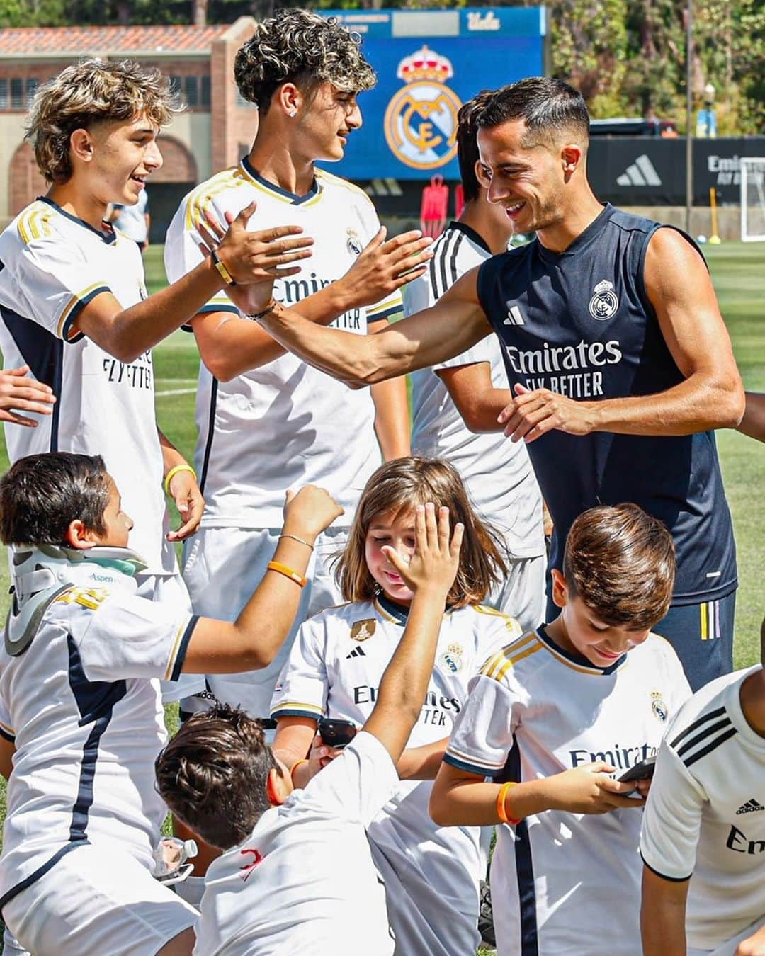 ルーカス・バスケスのインスタグラム：「Fin del stage. Gracias EEUU 🇺🇸🇺🇸 @realmadrid  #Pretemporada #HalaMadrid」