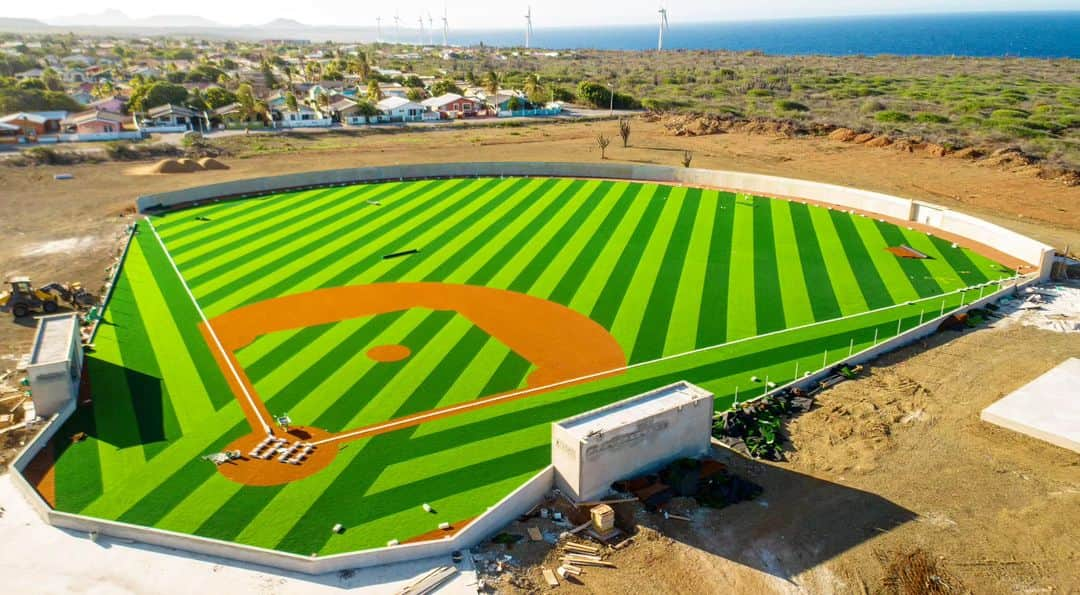 ディディ・グレゴリウスさんのインスタグラム写真 - (ディディ・グレゴリウスInstagram)「This my present to my people on Curaçao... A ballpark that is like no other... Phase one is done and now on to phase 2 of this project.  Thanks to @kmiturf for this wonderful job and dedication...   Thanks to my friends and family for their hard work.  And more is yet to come...  #curaçao #beisbol #baseball #mlb #giveback #dreams #reality #korsou #ydk #willemstad」8月4日 5時56分 - sirdidig18