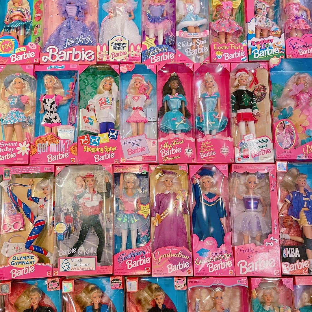 おもちゃやSPIRALさんのインスタグラム写真 - (おもちゃやSPIRALInstagram)「90's Barbie Pink Box大量に入荷しています🩷✨  気になるものありましたら是非お早めにー！」8月4日 16時59分 - spiral_toy