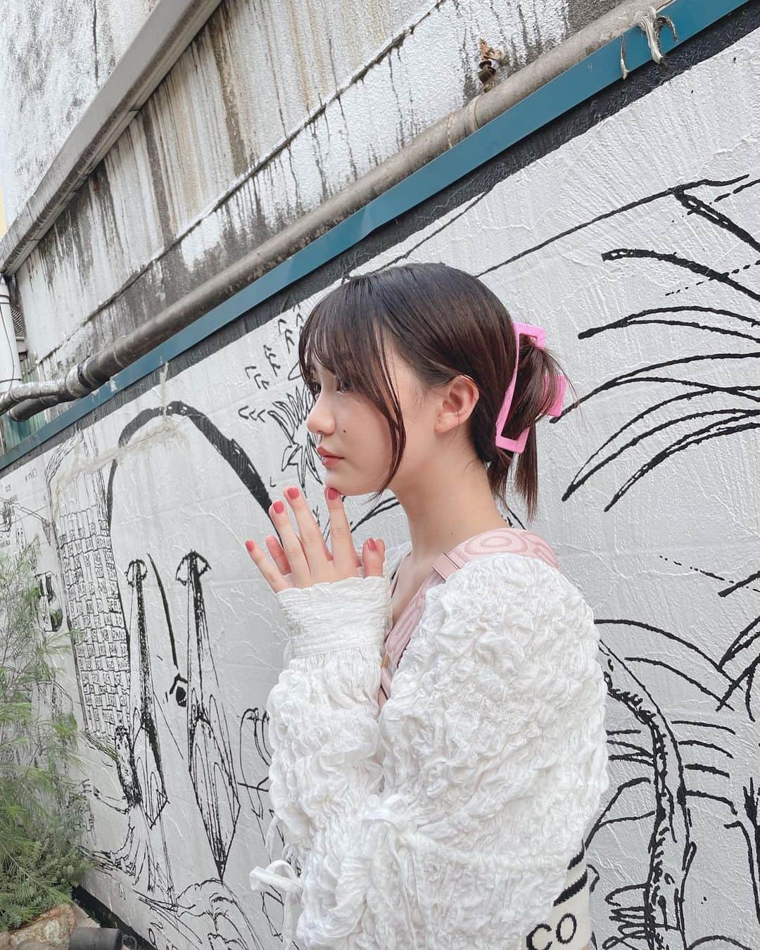 星乃あんなのインスタグラム：「* 新大久保で買ったピンクのヘアクリップ🩰💗  コーデはニコスナ見てね📷💭 ̖́-  @nicola_snap       #ニコラ #nicola  #ニコラ9月号発売中 #ニコモ  #ニコスナもみてね」