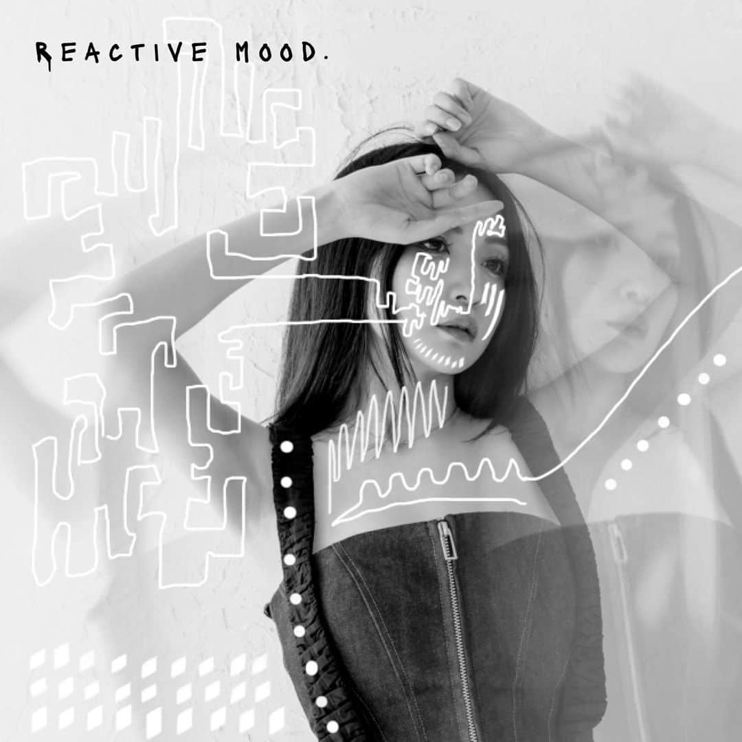 DJ LICCAのインスタグラム：「毎週入れ替え！spotify playlist "Reactive mood."  8/4 今日は最強開運日という事で 新しい音楽と靴で気分あげてくー◡̈  link in bio！  ・ ・ ・ #dj #djlife #djlicca #music #chillelectronic #loungehouse #techno #ukgarage #japanesedj #japanesefemaledj  #femaledj #girlsdj #asiandj #femaleproducer #instamusic #musicproducer #musicproduction #beatmaker #beatmaking #daw #naitiveinstruments #spotify #spotifyplaylist  #melancholic #atmospheremusic #downtempo #nike #travisscott」