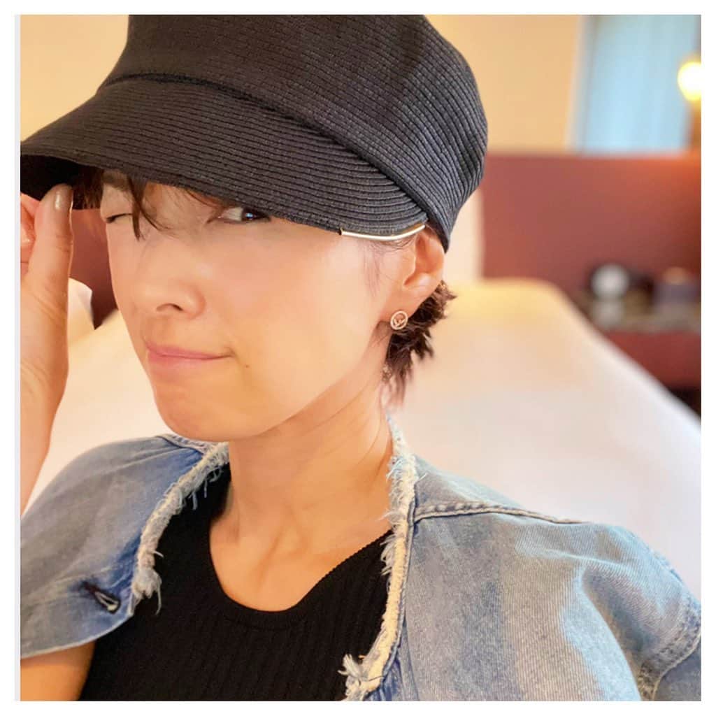 吉瀬美智子さんのインスタグラム写真 - (吉瀬美智子Instagram)「帽子って長時間だと限界あるよね💦」8月4日 16時03分 - michikokichise