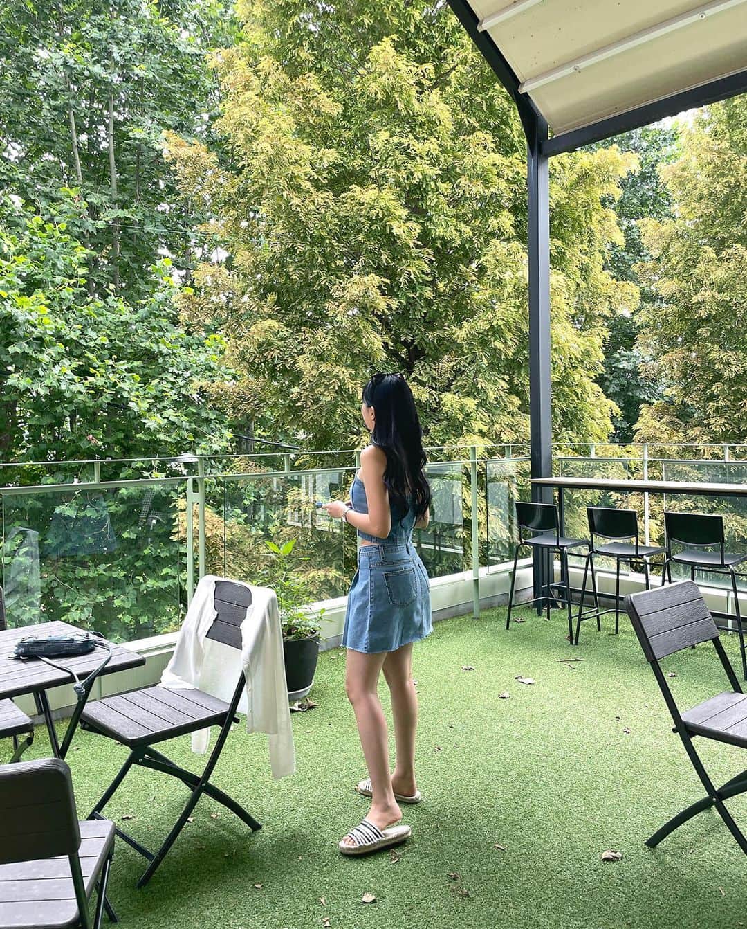 MeJiwooのインスタグラム：「여름 그 잡채 날씨… 어쩜 이리 더울까요🌞 다들 지치지 않게 수분 충전 잘 하고, 잘 챙겨먹기💦  미지우 8-1 프리오더 할인은 이번주 마감이니까 10% 할인 놓치지 마셔요👌🏻 다양한 아이템들을 소장한 이번주 신상들.. 사심템으로만 채웠다는ㅎ」