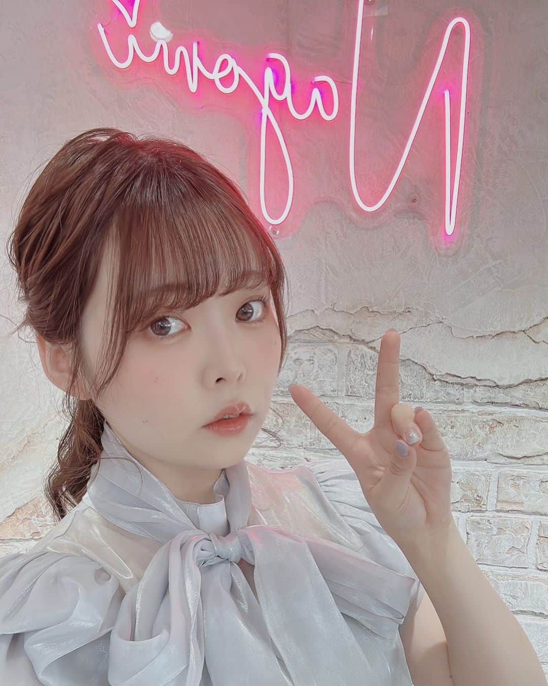 柳葉ころんのインスタグラム：「ファッションショーの潜在撮影のために髪の毛セットしてもらったよ❣️推し活の時もお願いしたい🥺」
