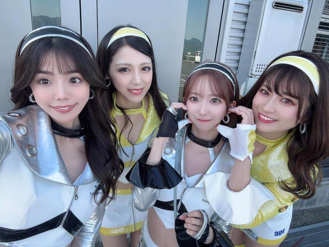 村上楓のインスタグラム：「明日はSUPERGT Rd.4 富士スピードウェイです🏎️❤️  めちゃくちゃ暑いと思うので、みなさん熱中症対策をしっかりと行なって、2ヶ月ぶりのレース楽しみましょう❣️  久しぶりにみんなに会えるのが楽しみです🥰  31号車の応援よろしくお願いします🔥  #レースクイーン #撮影会 #撮影モデル  #supergt #aprracing #aprvictoria  #モータースポーツ #モータースポーツ好きな人と繋がりたい  #水着 #ビキニ #モデル #アイドル  #グラビア #グラビアアイドル #sexy  #撮影 #写真 #写真好きな人と繋がりたい  #写真撮ってる人と繋がりたい」