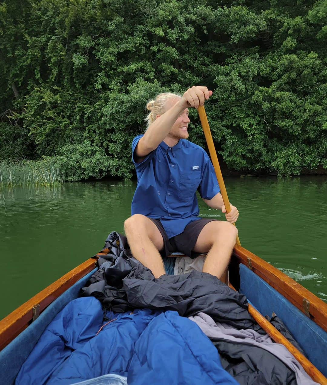 Astrid GLENNER-FRANDSENさんのインスタグラム写真 - (Astrid GLENNER-FRANDSENInstagram)「Ud i det blå kun med adi crocs på 🩴🛶⛺️🌛⛈️」8月4日 16時20分 - astridglenner