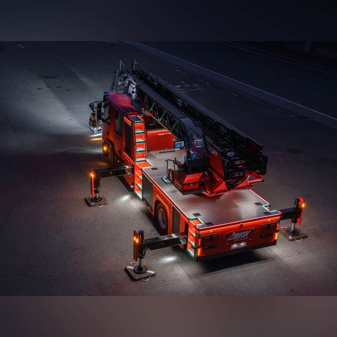 モリタさんのインスタグラム写真 - (モリタInstagram)「明日8/5は #はしご車の日 🚒 EN規格対応の先端屈折式はしご付消防自動車「Loikka Aerial Ladder」をご紹介します✨ #消防車 #モリタ #firetruck #morita」8月4日 16時39分 - moritagroup