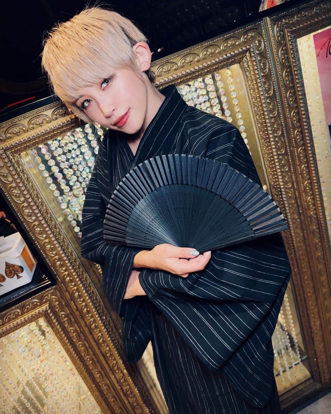 エリーのインスタグラム：「夏祭り浴衣イベント👘🎆 お祭り気分を楽しんでもらえたかな？🌻🌻 ・ 一緒に思い出を作ってくださった皆様 本当に有難うございました🌟🥰 ・ この後チェキの販売もしますので ストーリーをチェックしてくださいね📸 ・ ・」