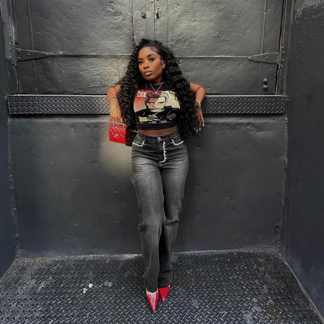 2nd STREET USAのインスタグラム：「@_shainarene in @dolcegabbana top from @2ndstreetusa 🔥🔥🥰」
