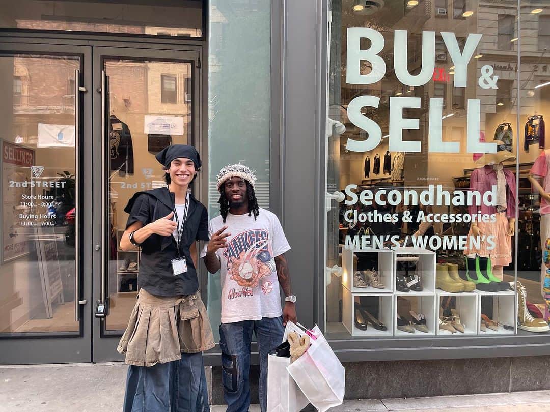 2nd STREET USAのインスタグラム：「Thank you @kaicenat for stopping by @2ndstreetusa Union Square 📍😎」