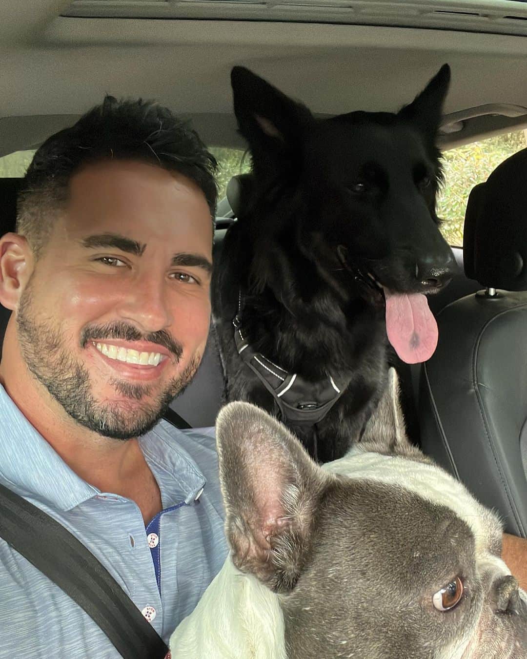ジョッシュ・マレーのインスタグラム：「Driving around town checking out the new homes on the market with my ladies 🐺 🐶 🏡 Going on the hunt is one of my favorite things to do for my clients.  Whether it’s a $100k piece of land in the boonies or a $10M home, it doesn’t matter, I absolutely love it! 🤤  • • • 📞 Considering Purchasing, Selling, Investing or pursuing a career in Real Estate?  Please reach out - I’d love to help!  • • • • • • #realtor #realestate #atlanta #buckhead #brookhaven #alpharetta #johnscreek #midtownatlanta #sandysprings #roswell#milton #marietta #eastcobb #kennesaw #woodstock #dunwoody #suwanee #mableton #decatur #luxuryrealestate #georgia #georgiarealestate #atlantarealestate #atlantarealtor #realestatelistings」