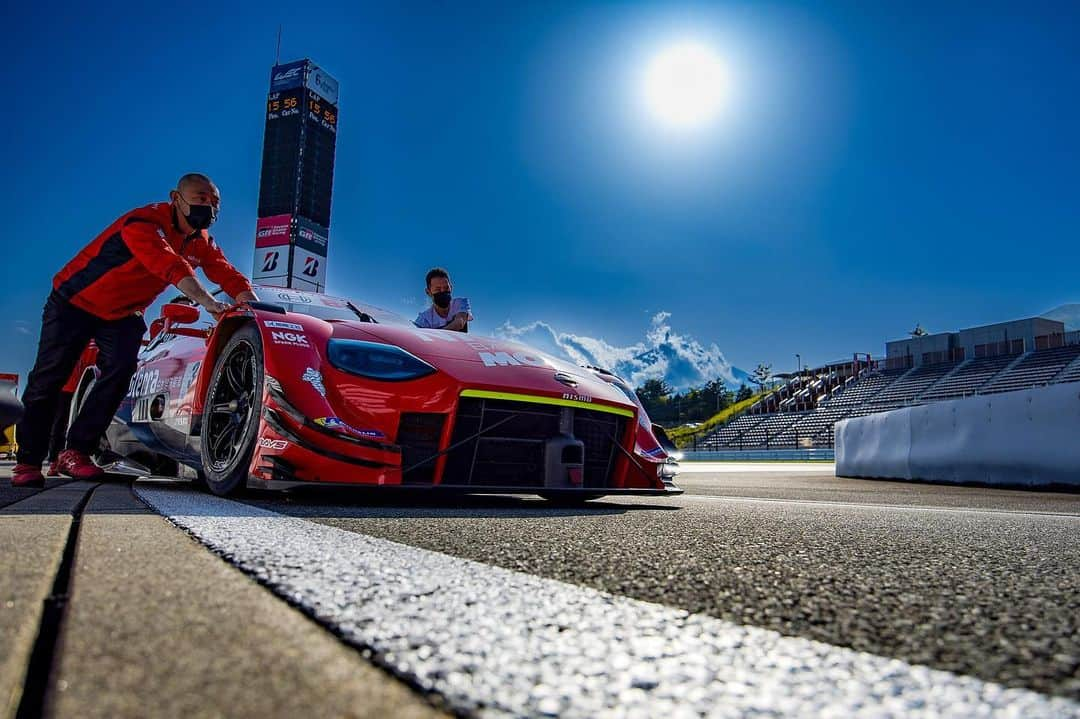 千代勝正のインスタグラム：「さぁ行きますか☀️  2023 AUTOBACS SUPER GT Round 4 FUJI GT450KM RACE  今週末も応援宜しくお願いします📣  #Niterra #MOTUL #Z #NDDPRacing #MICHELIN #NISSAN #nismo #ニテラ #モチュール #日産 #ニスモ #千代勝正  #高星明誠 #SUPERGT #スーパーGT」