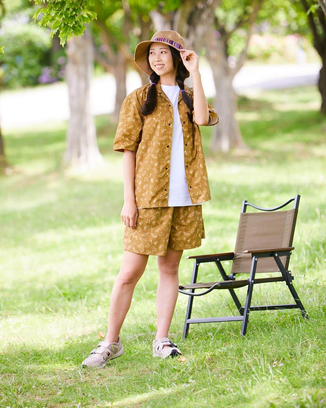 佐藤逸香のインスタグラム：「夏服は私服に近い衣装ばかりでした🌻 BBQとかキャンプしたくなるよね🏕️🍖  #xebio #ゼビオ #PR #supersports #makeyousporty #スポーツミックス #スーパースポーツ #スーパーコーデ #superstyle #ootd #コーディネート #夏服コーデ #スポーツブランド  #カジュアルコーデ #ファッション好きな人と繋がりたい」