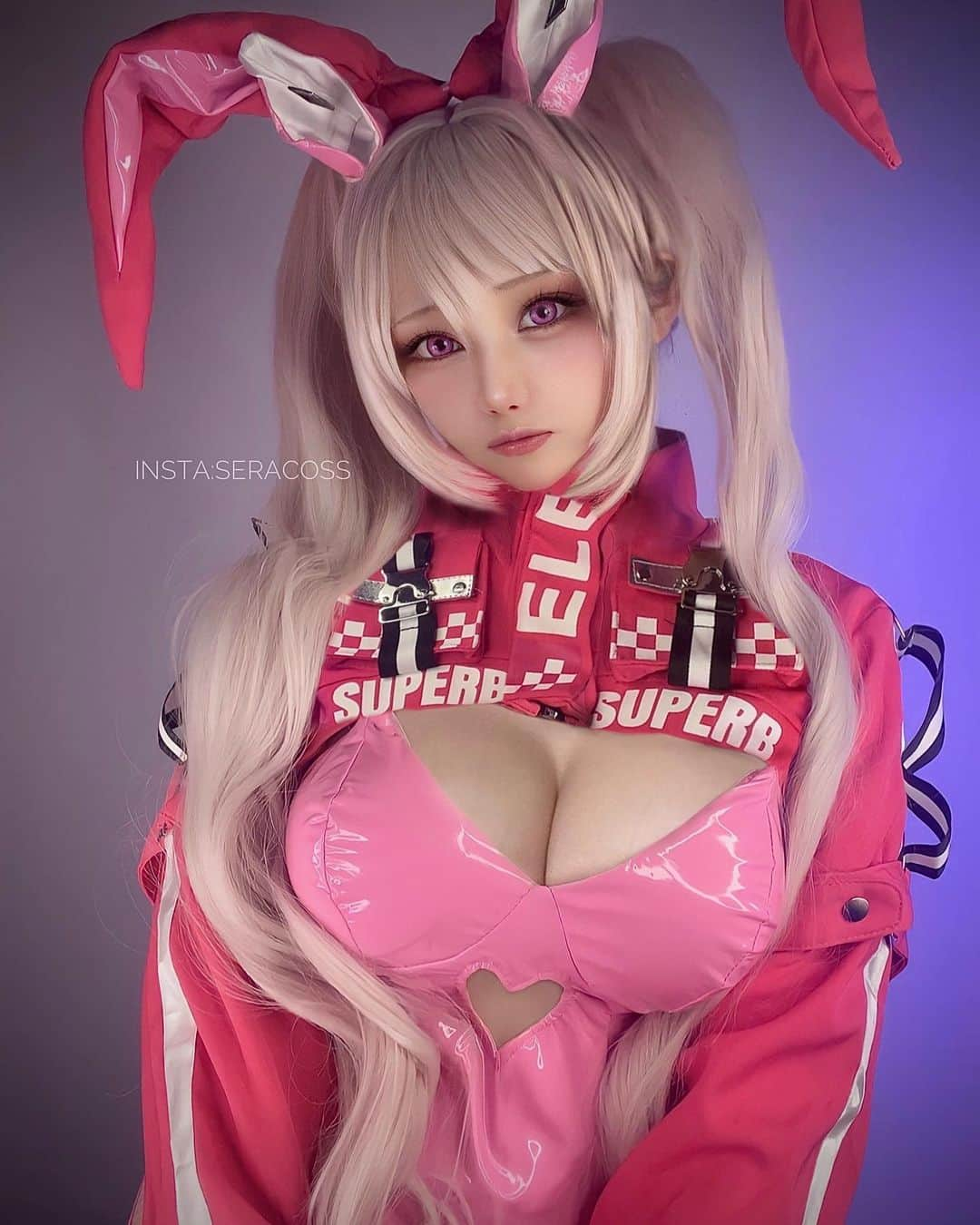 せら☆こすのインスタグラム：「I haven't been able to cosplay yet due to my body going numb and such, so I'm post of past cosplays. I have received the requested cosplay costumes and other items, so I will try to post them by the end of this month. I'm also behind schedule on the Miku and Nino swimsuit cosplays, but I'll post them by the end of the month. Sorry for the delay.🥲🥲The coronavirus symptoms have gone away, but for some reason my joints are numb. I haven't been able to make any new cosplays because of that 😣 Hmmm. Yesterday was really tough, but this morning the medicine worked much better and the symptoms subsided. I hope I can take my meds well and feel better soon. . . . . . .  こう頻繁に体調が悪くなるとほんと色々と不安になる😵‍💫 #nikkecosplay #nikkealice #nikke #nikkegoddessofvictory #bunnygirl #bunnygirlcosplay」