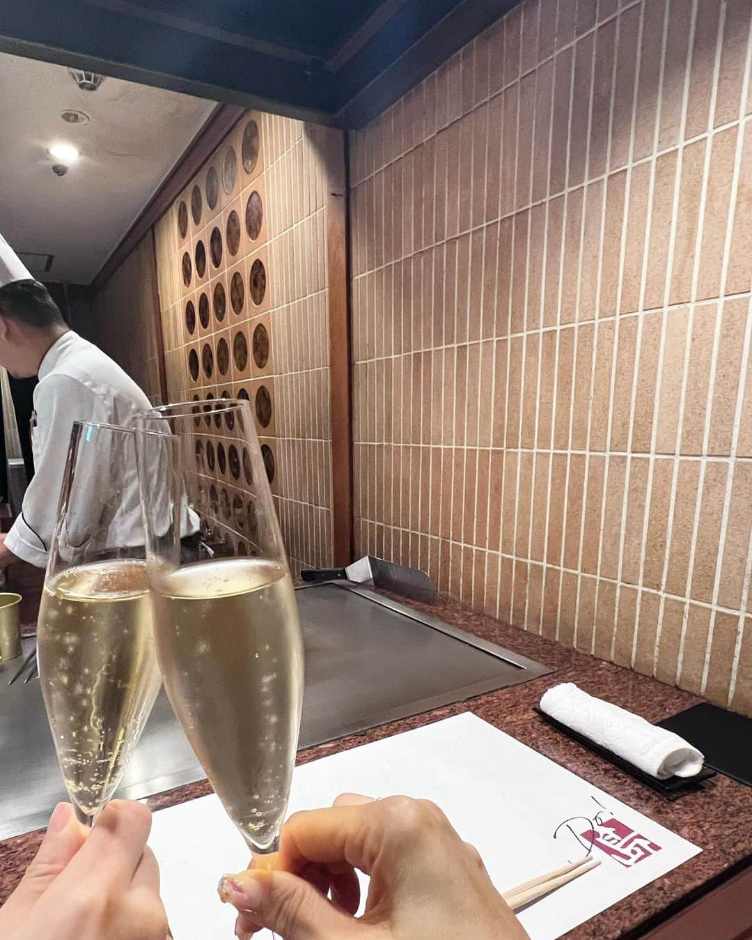 宮田綾子さんのインスタグラム写真 - (宮田綾子Instagram)「鉄板焼 堂島でお誕生日会🥩 シェフが目の前で焼いてくれて、お肉も野菜も美味しすぎる🧑‍🍳 特別な日にANAクラウンプラザホテル大阪の堂島さんは本当にオススメです！ @anacrowneplaza_osaka    🍉昨年7万人の女性からフォローされた方法をお話しします🎤 インスタなんとなくやっててよく分からない、もっと上手に使いたいという方ぜひお越しください！ 8/26(土)10:00〜新大阪 9/23(土)10:30〜渋谷 詳細は私のプロフィールにあるURLから🔗 ❤️ @ayako__miyata ←クリック👆     #anaクラウンプラザホテル大阪 #大阪ホテル #大阪観光 #大阪旅行 #北新地 #淀屋橋 #北浜 #ホテルステイ #osakajapan #osaka #osakahotel #北新地グルメ #淀屋橋グルメ #淀屋橋ディナー #北新地ディナー #大阪グルメ #鉄板焼堂島」8月4日 8時58分 - ayako__miyata