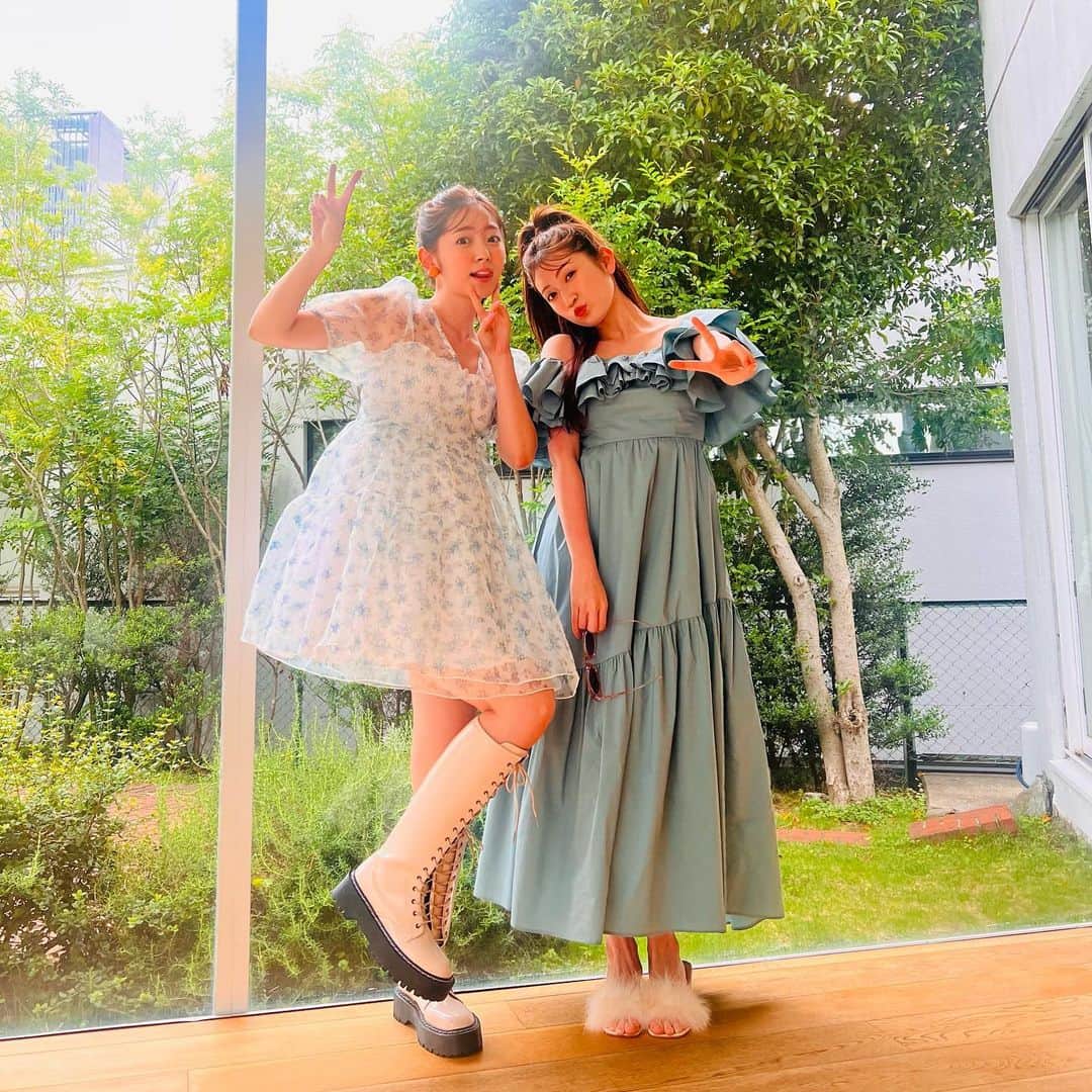 吉田朱里のインスタグラム：「@ray.magazine 🩷 今月号はあいりちゃんと❣️」