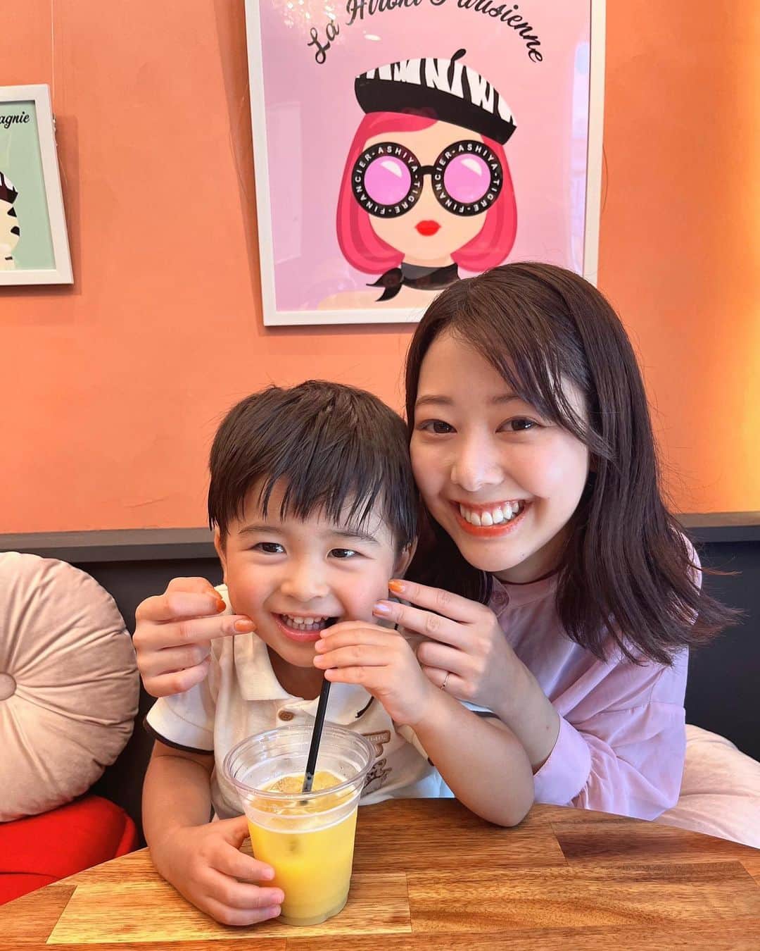 田中杏樹さんのインスタグラム写真 - (田中杏樹Instagram)「芦屋ティグという焼き菓子屋さんで 美味しいフィナンシェを頂いてきました☺️💓 バターだけじゃなくて塩味や ローズマリー味など沢山の種類があって、 悩んだけど、全部美味しかった！  甥っ子と美味しく楽しく頂きました💕 店内もとっても可愛かった☺️  PR @ashiya_tigre   #芦屋ティグ #芦屋スイーツ #兵庫スイーツ #芦屋カフェ #兵庫グルメ」8月4日 10時08分 - tanaka_anju