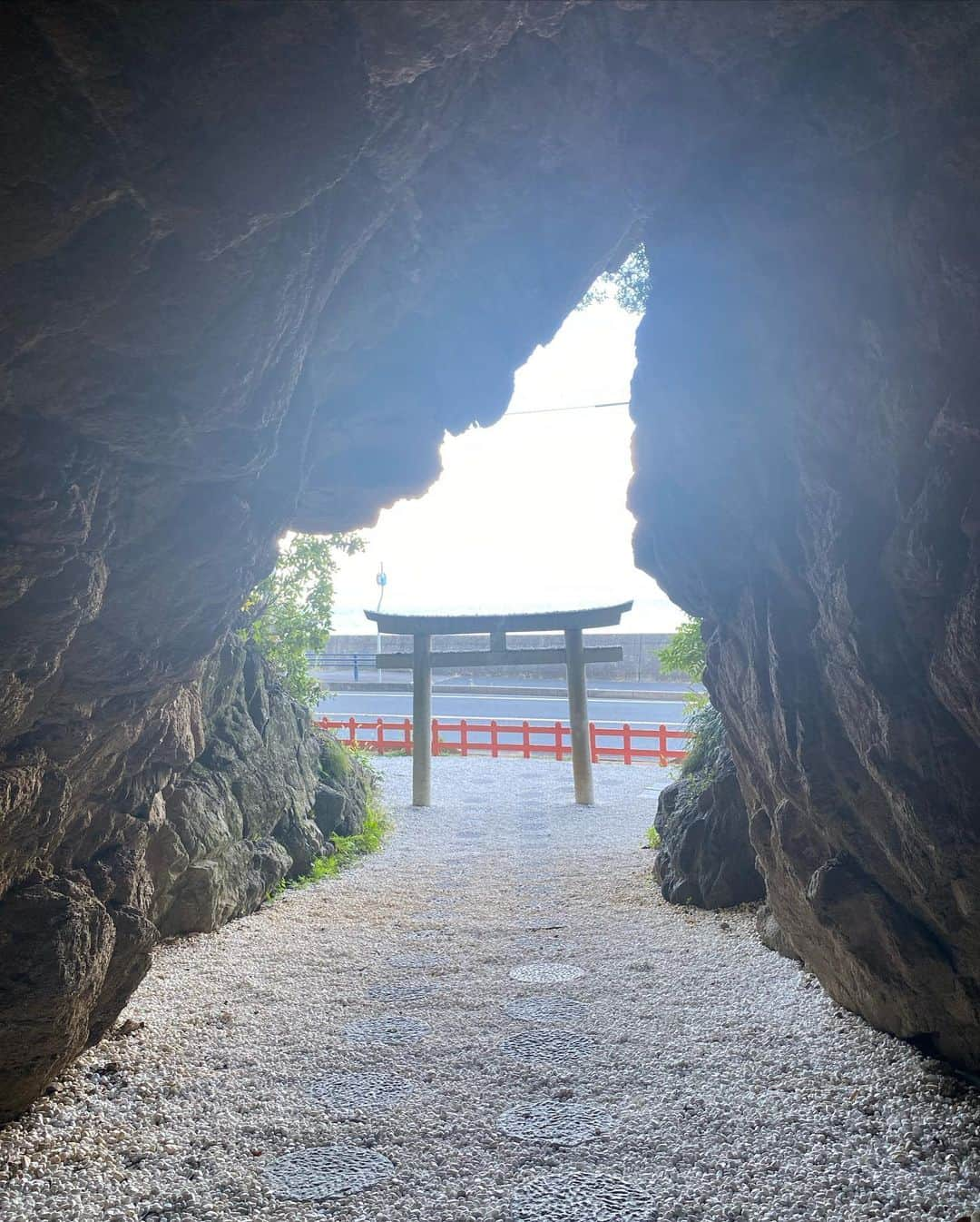 小泉里子さんのインスタグラム写真 - (小泉里子Instagram)「初めての淡路島  のんびりと穏やかな海に囲まれた 素敵な島。 またすぐに来たくなった。  今回はホテルステイだったから 次回は島のあちこちにある レンタルヴィラに泊まってみたいな。  海と山がこんなに近くて 両方を楽しめる 最高の場所でした。  #awajishima」8月4日 10時47分 - satokokoizum1