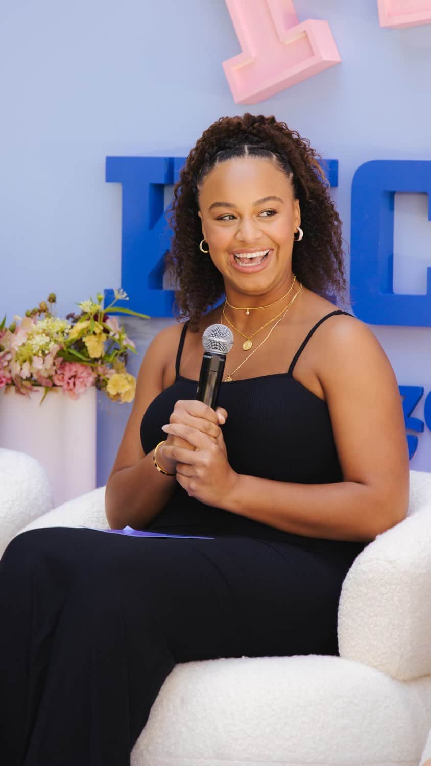 Nia Sioux Frazierのインスタグラム：「Look at my storefront to see how Amazon makes back to school shopping easier @amazoninfluencerprogram @amazon #amazonfallkickoff」