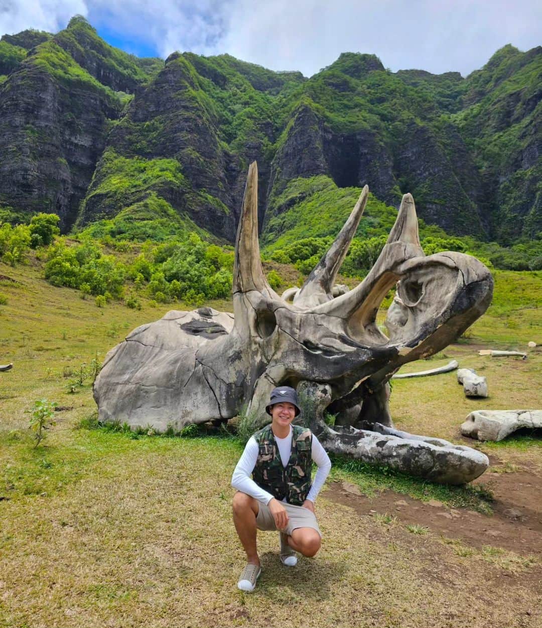 アイス・サランユーさんのインスタグラム写真 - (アイス・サランユーInstagram)「🎬Location หลัก ใน ภาพยนต์ดัง หลายๆเรื่อง🎞 ( Jurassicworld,Kong,Jumanji etc.) และแน่นอนที่ที่ฝันอยากมาที่สุด #jurassicvalley  ลงเป็น Reel ไปแล้ว ขอลงภาพนิ่งเป็นไว้เป็นบันทึกความทรงจำอีกที 🦖🦍🦧 #hawaii #oahu  #icesarunyuinhawaii  #icesarunyuaroundtheworld」8月4日 11時11分 - icesarunyu