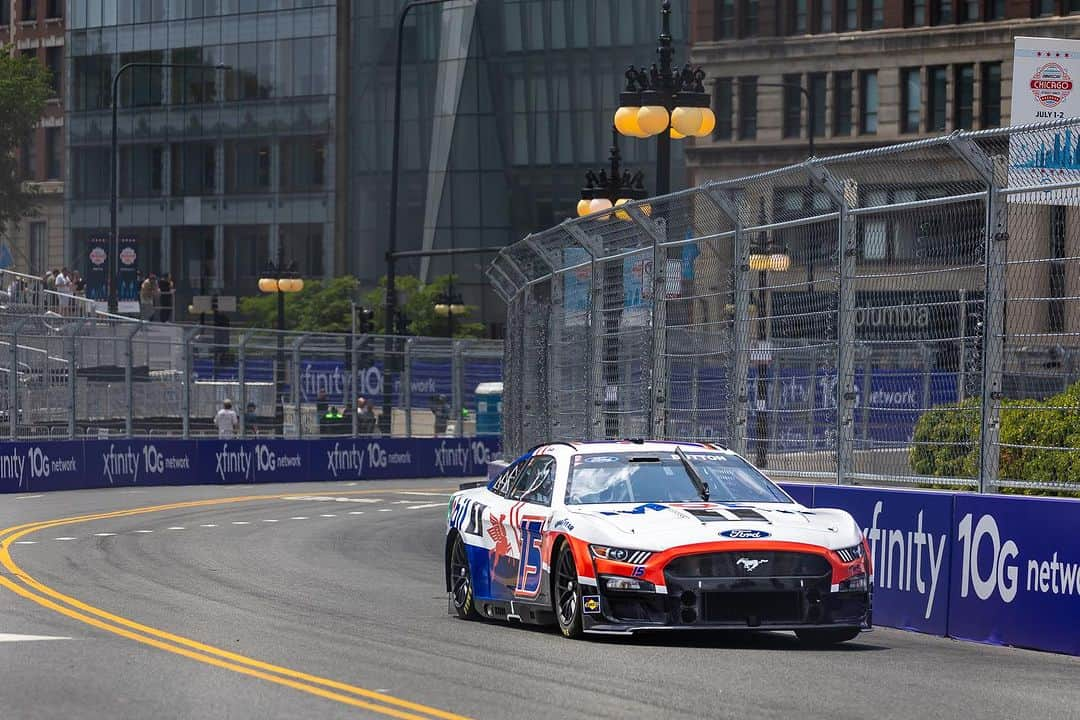 ジェンソン・バトンのインスタグラム：「July in cars 😍 #luckyboy  What was your favourite? @mobil1racing Mustang Cup car @williamsracing 14B @williamsracing 8C @nascarg56 Nascar to LeMans @radfordmotors Type62-2 PP」