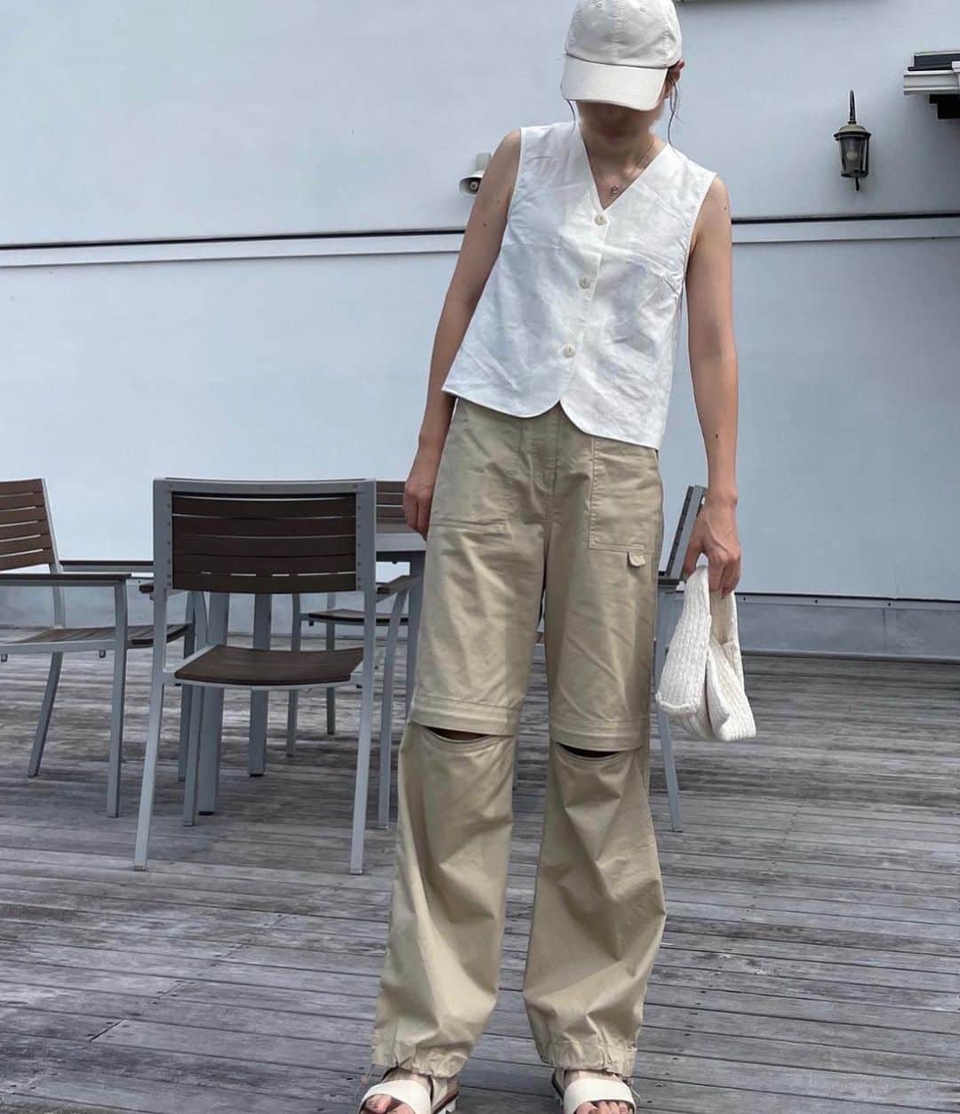 Mie Kawanoのインスタグラム：「1枚でベストを着るのが好き♩」