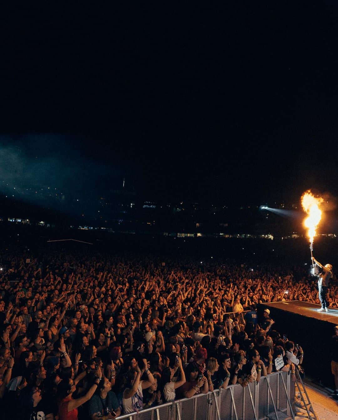 ピート・ウェンツさんのインスタグラム写真 - (ピート・ウェンツInstagram)「Fenway the dream is real 📸 @elliottxingham」8月4日 11時52分 - petewentz