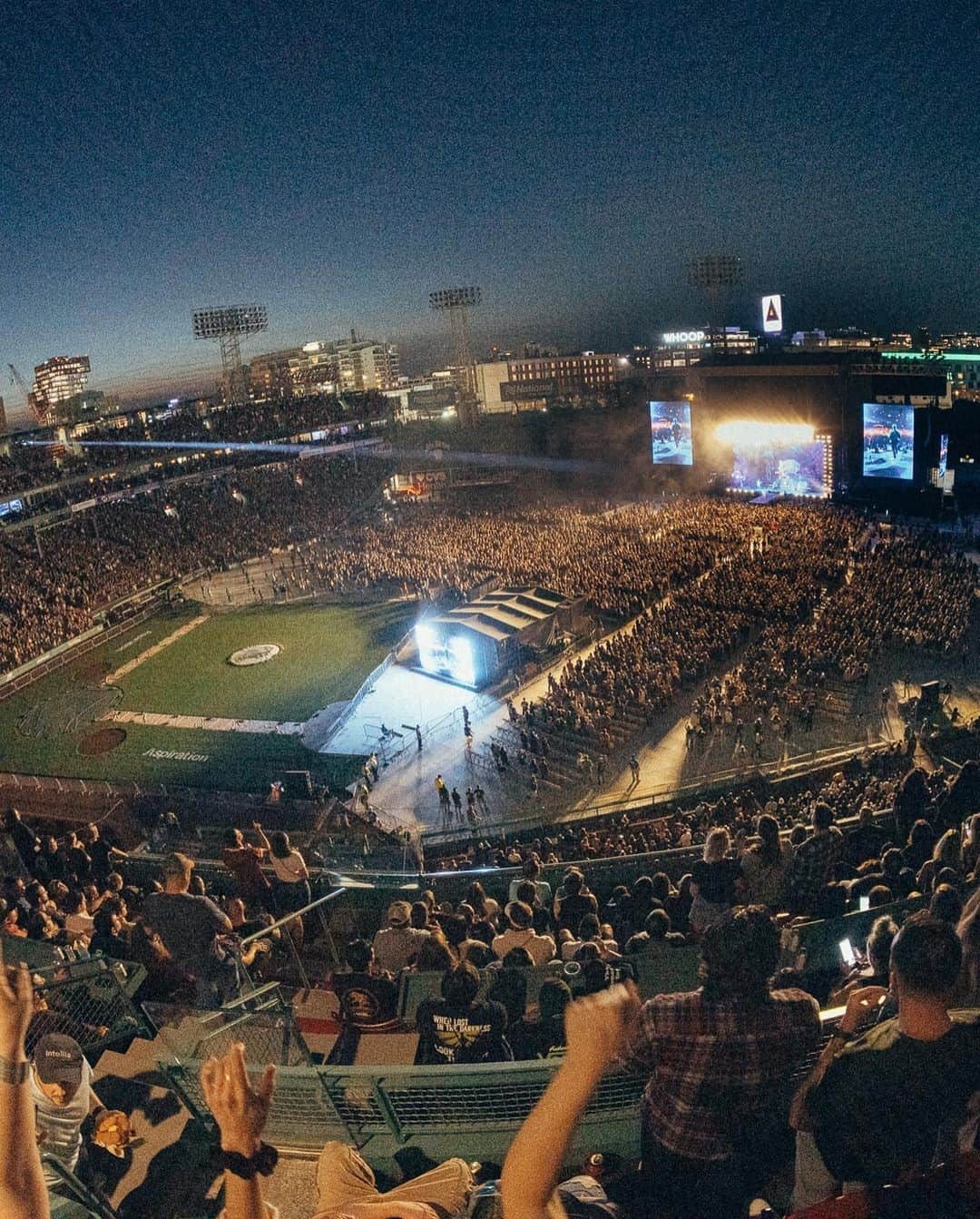 ピート・ウェンツさんのインスタグラム写真 - (ピート・ウェンツInstagram)「Fenway the dream is real 📸 @elliottxingham」8月4日 11時52分 - petewentz