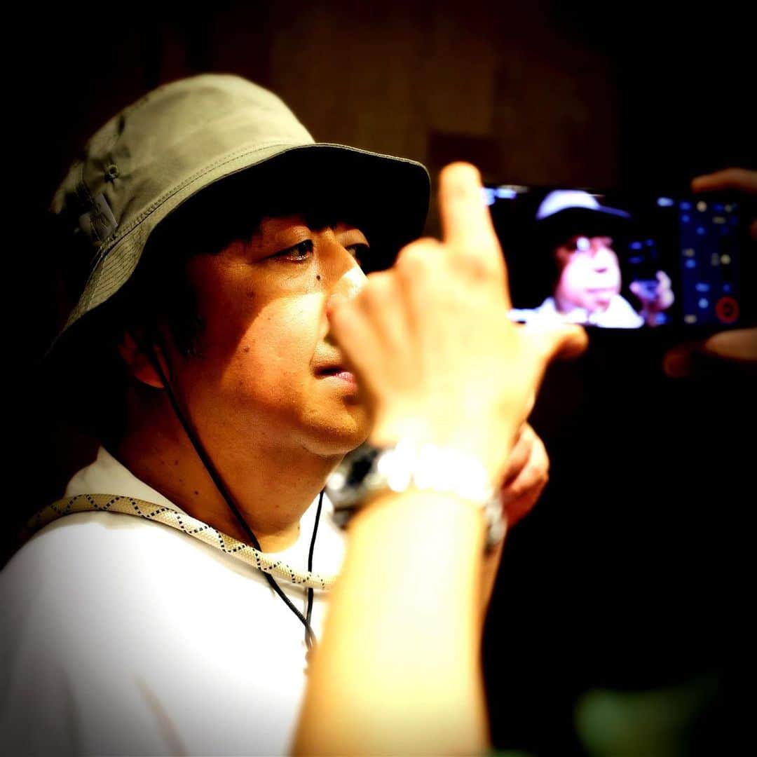 バナナマンさんのインスタグラム写真 - (バナナマンInstagram)「. 【着用アイテム】  設楽 ・リフレクターHAT バナナマン×NEWERA　color : BLK　 ・Tシャツ　バ　TEE　color : BLK　size：M ・スマホストラップ　color : BLK　  日村 ・リフレクターHAT バナナマン×NEWERA　color : KHA　 ・Tシャツ　 イラストTEE　color : WHT　size：L ・スマホストラップ　color : BEG ・Dickies × bananaman Cotton Work Pants　color : L.BLU　size：38  設楽 ・バナナマン×NEWERA　バ 9FIFTY CAP　color : BLK　size : F （アジャスター調整可） ・Tシャツ　バ TEE　color : BLK　size：M  日村 ・バナナマン×NEWERA　バ 9FIFTY CAP color：NVY　size : F （アジャスター調整可） ・T-シャツ　BANANAMAN TEE　color：NVY　size：L  #bananaman  #bananamangoods  #bananamanlive #バナナマン #バナナマンライブ #bananamanliveO #バナナマングッズ」8月4日 12時08分 - bananaman_goods_official