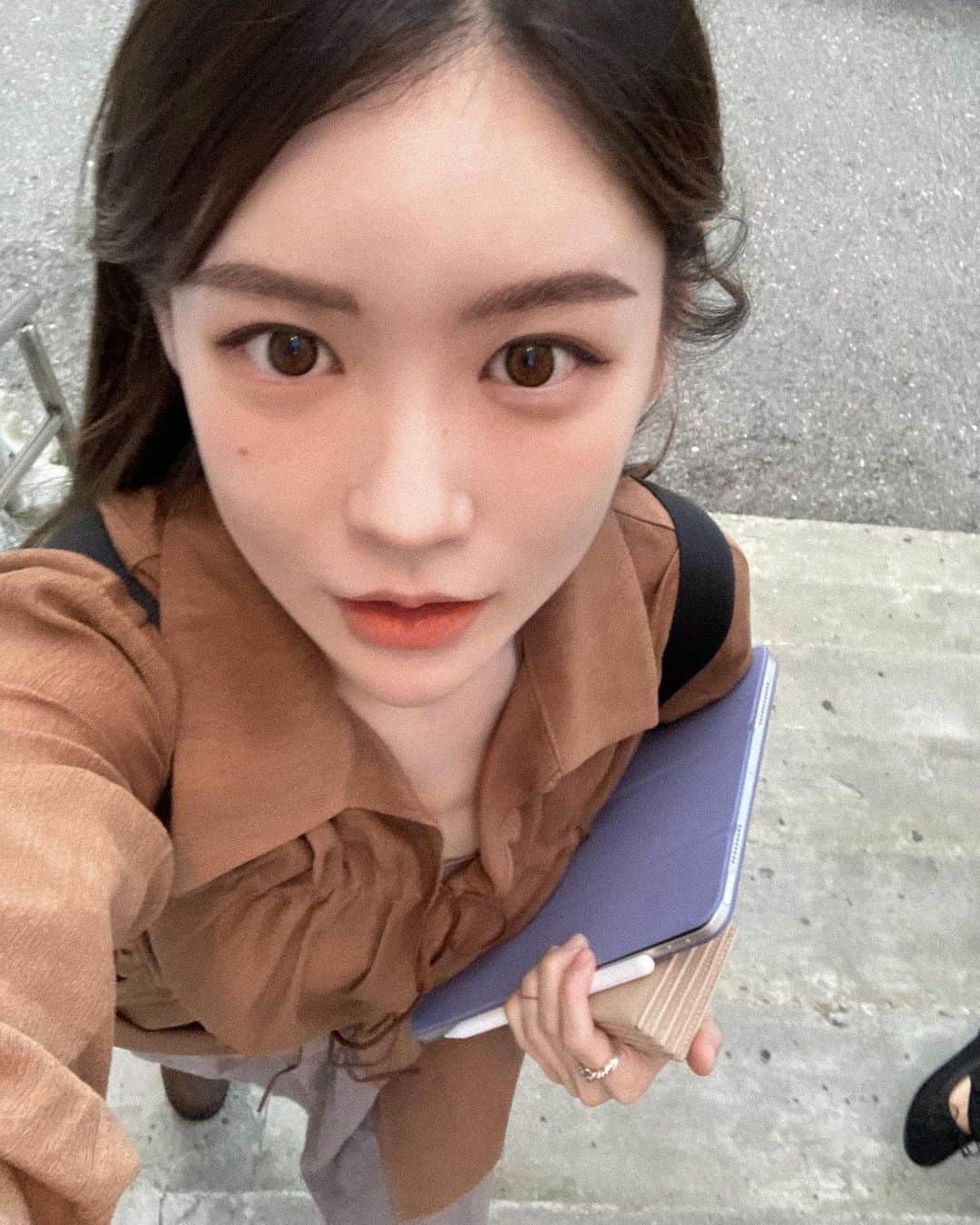 イ・ミンジュさんのインスタグラム写真 - (イ・ミンジュInstagram)「경리단에서 한남동까지 걸어가놓고 힘들어서 기절한 이야기」8月4日 12時07分 - lxoxoee