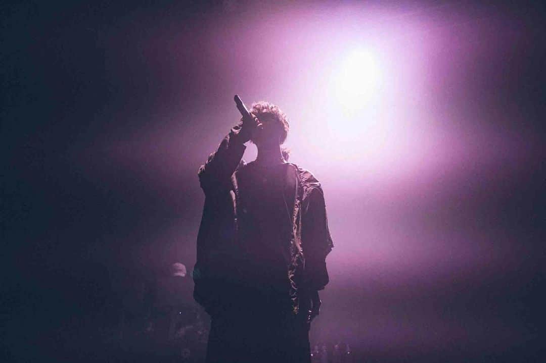 Aile the Shotaのインスタグラム：「【Live Information】  Aile The Shota  -Oneman Live “タイトル未定”-  日程：2023年12月5日(火) 会場：豊洲PIT 開場：18:00 / 開演 19:00 チケット料金：¥5,500(税込) ※全自由  先行予約情報：Coming soon  序章を経て、次の物語へ。 スケジュールは確保したかい？ 　 #AileTheShota」