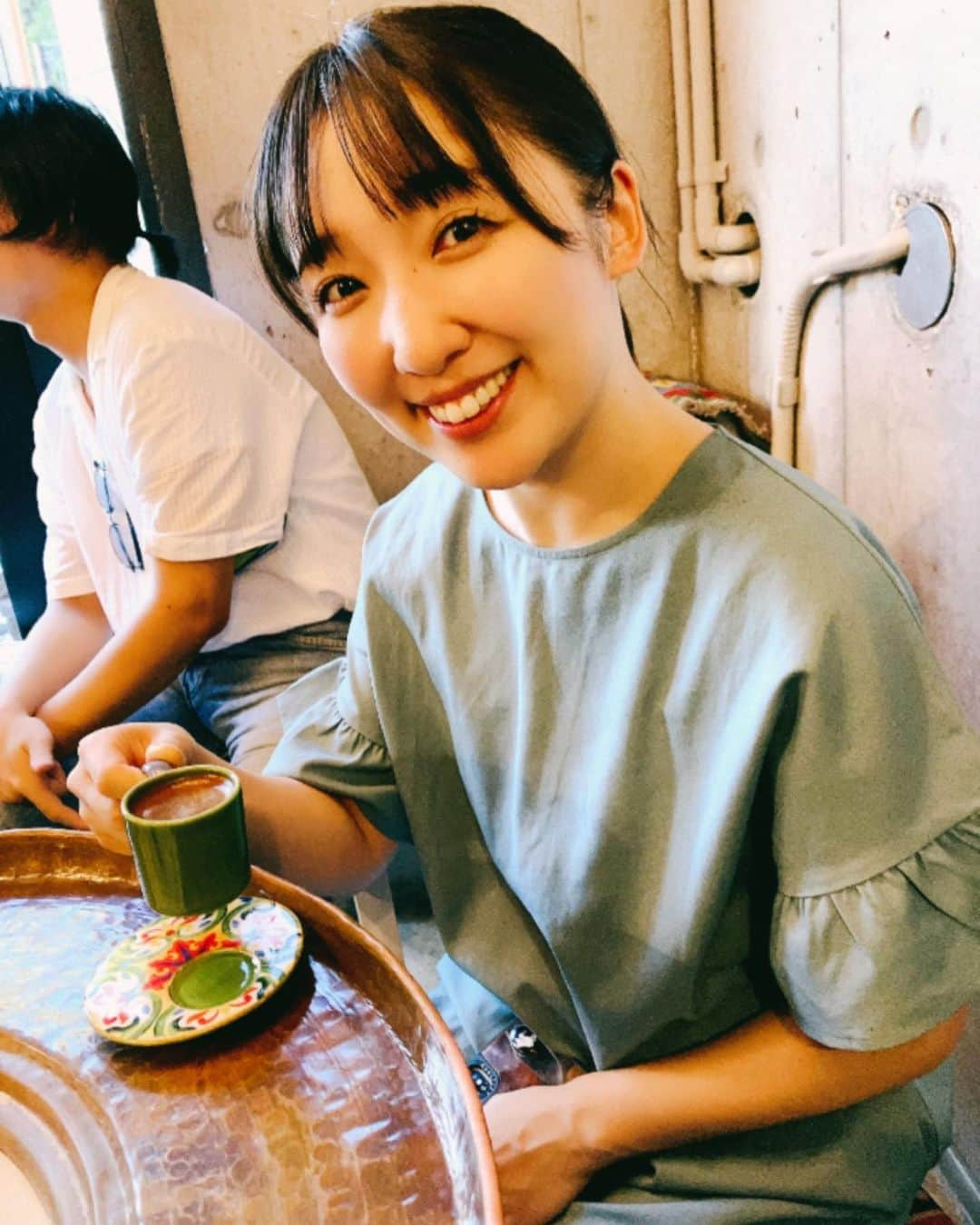 七瀬りりこのインスタグラム：「先日、下北沢にあります 「THE MOSQUE COFFEE」さんで トルココーヒーを頂いて参りました☕️  土で沸かすの‼️  人生初のワクワク体験でした♡  私はカルダモンコーヒーを頂きました✨  カルダモン大好き！！  全ての器が美しくて幸せでした😌  #themosquecoffee #coffee #トルココーヒー」