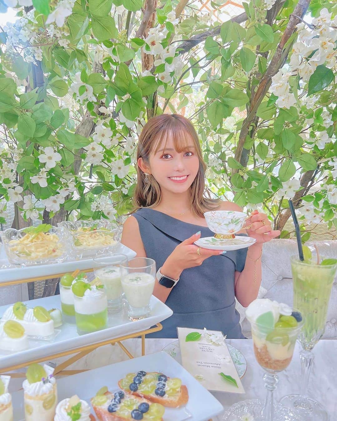 後藤佑紀のインスタグラム：「この間表参道に新しくできたオートクチュールカフェ表参道のシャインマスカットアフタヌーンティーに行ってきたよ🌱🫧🫖  ゆうみんお誘いありがとう💚  店内かわいかったなあ🍃  シャインマスカット大好きだから最高だった🥹スイーツだけじゃなくてセイボリーもめちゃくちゃおいしかった😌🍝  #hautecouturecafeomotesandou #hautecouturecafe #オートクチュールカフェ表参道 #オートクチュールカフェ #アフタヌーンティー#afternoontea #新店舗  #newopen #表参道カフェ」