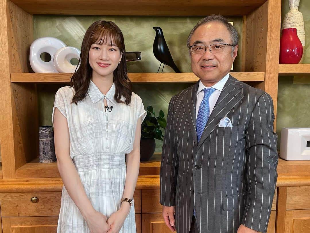 釜井美由紀のインスタグラム：「三重テレビで放送中の岡三投資ナビ📺 これまで担当していた SUPRA MARKET THING のコーナーに代わって 8月から新コーナー 「インサイト・マンスリー」が始まります！ ⁡ 初回は、昨年上場した話題のIT企業  「日本ビジネスシステムズ」の牧田幸弘社長に 企業の成長の裏側についてなど 色々とお話を伺ってきました🌿  あす8/5(土) 18:15〜放送です。 (再放送は日曜日 9:15〜)  ⁡ ご視聴可能なエリアの皆さん ぜひご覧ください☺️ ⁡ #岡三投資ナビ #岡三証券 #三重テレビ #三重テレビ放送」