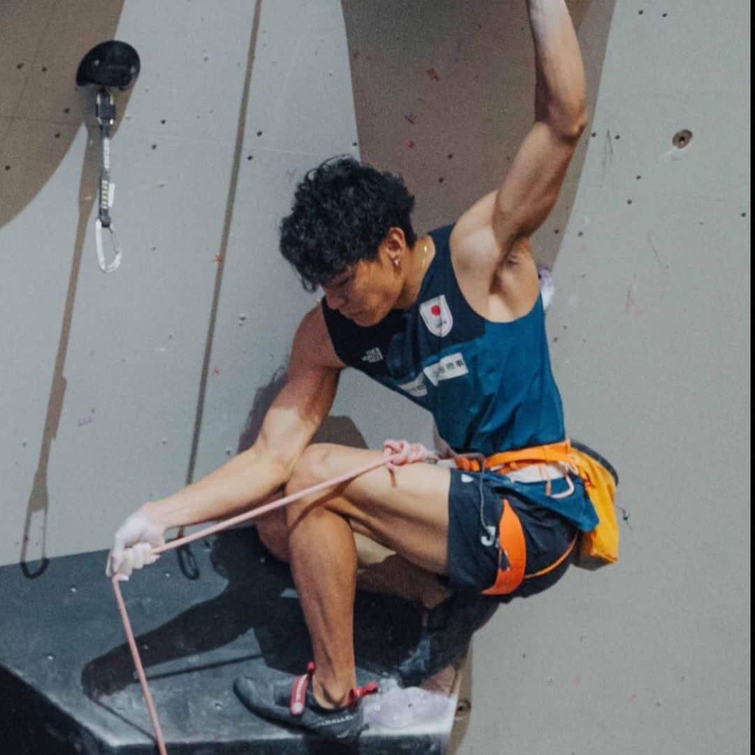 楢崎智亜さんのインスタグラム写真 - (楢崎智亜Instagram)「World championships🇨🇭 I'm into the Semi Final Boulder and Lead!  At first, I was just relieved. Time to focus Boulder Semi!🔥🔥  世界選手権day3. ボルダー、リード共にまずは予選通過！ 明日はボルダー準決勝&決勝🔥🔥  photo by @lenadrapella @pho.metheus @vladek_zumr   —————————————————————————— #アイディホーム @ufit_official_ @norqain_japan @thenorthfacejp  @unparallelup @frictionlabs @flathold  @wise.official.japan @freiheit_bouldering」8月4日 12時34分 - tomoa_narasaki