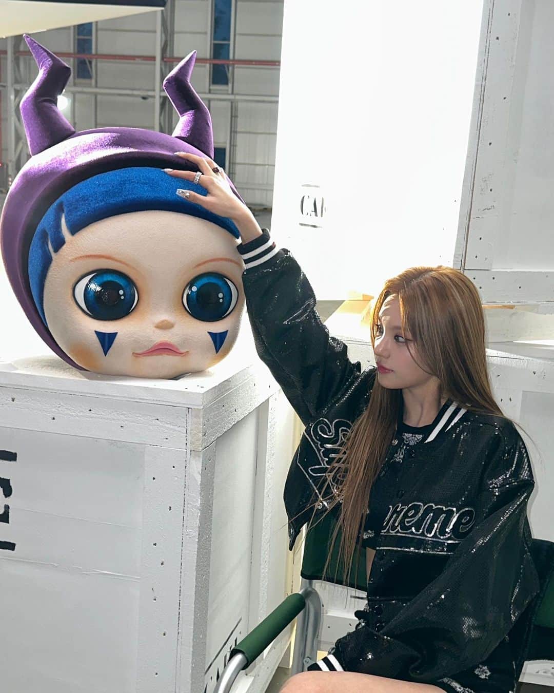 ITZYさんのインスタグラム写真 - (ITZYInstagram)「With Villain😈」8月4日 12時36分 - itzy.all.in.us