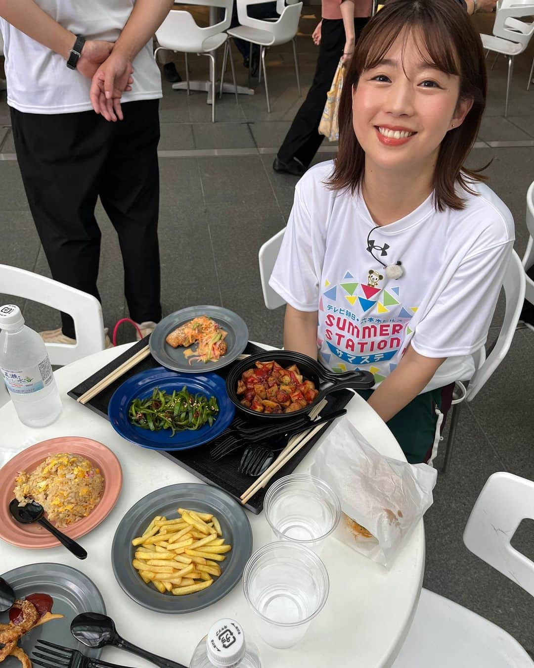 田中萌さんのインスタグラム写真 - (田中萌Instagram)「* サマステロケオフショット🌻 食リポの合間です  佐藤ちゃん @chihiro.sato_ex が 撮ってくれました💗  8/27(日)まで テレビ朝日・六本木ヒルズ SUMMER STATION やっているので遊びにきてください🤗  #食べるの大好き #食リポは苦手 (おいしくいただきました) #サマステ#ロケ#夏祭り#六本木ヒルズ#テレビ朝日#大屋根プラザ#テレアサグルメパラダイス#おいしいよ」8月4日 12時58分 - moetanaka_ex