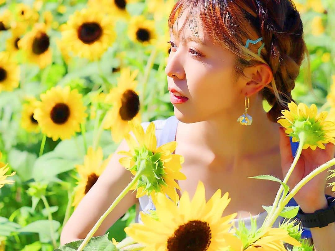 井上麗夢のインスタグラム：「🌻  向日葵女子。 最高に夏を感じられるね🍧  #向日葵 #ひまわり畑  #葛西臨海公園  _______________ ⁡ "あなただけのれむあるばむ" 「保存」をタップして 「新規フォルダ」を製作！ 「れむばむ」フォルダにして お気に入りのれむの写真だけをまとめてみてね☺️🫶 ぜひ、みんなのお気に入りの写真みたい!! ⁡ _ _ _ _ _ _ _ ⁡ ⁡ #맞팔　#데일리　#소통 #좋아요반사　#오오티디　	#패션 ⁡ #igers #tflers #ootd #fashion #hairstyle ⁡ #コーデ #ヘアアレンジ #撮影会 #撮影会モデル ⁡」