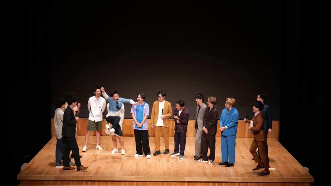 かーしゃさんのインスタグラム写真 - (かーしゃInstagram)「昨日はエイトクラベルありがとうございました！  エイトクラベル開催できてよかったです！  メンバーのみんな！ お客さん！ K-PROさん！  皆さんのおかげで開催できました！！  ありがとうございました！！  アーカイブ配信を明後日の 8/5（土）21:00頃〜8/19（土）23:59まで公開します！ 1300円 https://twitcasting.tv/ka_sha27/shopcart/252666 体調不良や都合が悪く来れなかった方々はこちらをご覧ください！  企画で使った映像は配信のほうがキレイに見れると思います…！  また来年にでもやりたいですね…  #エイトクラベル #ハナコ #こまたつ #トンツカタン #ストレッチーズ #ハナフダ #東京ホテイソン #ナイチンゲールダンス #かーしゃ #ジャイアントジャイアン #kpro」8月4日 13時23分 - kasha_gg